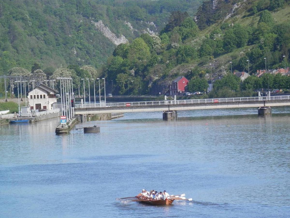 Les Rives De Sax Apartment Dinant Exterior photo